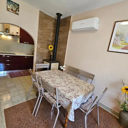 Sunflower House With A Pool Omis