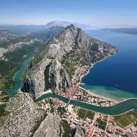 Villa Sunflower House With A Pool Omiš