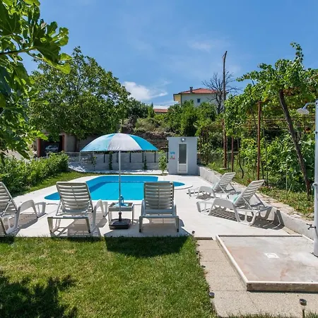 Villa Sunflower House With A Pool Omis