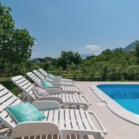Sunflower House With A Pool